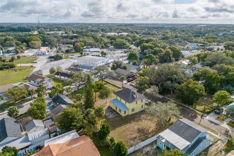 A home in TARPON SPRINGS