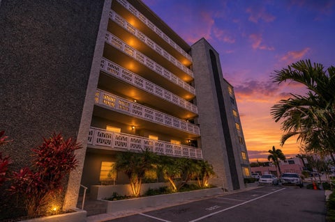Photo of 7321 Central Avenue #407, St Petersburg, FL 33710 (MLS # TB8515642)