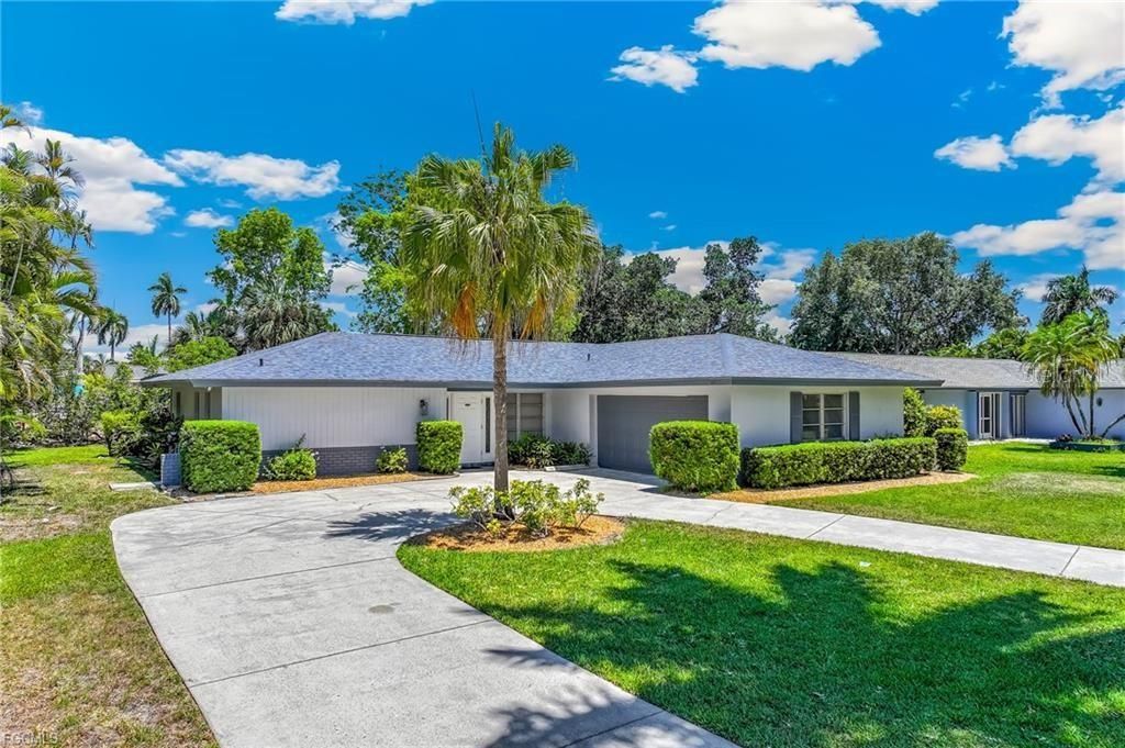 Photo of 5661 Eichen Circle E, Fort Myers, FL 33919 (MLS # A4694929)