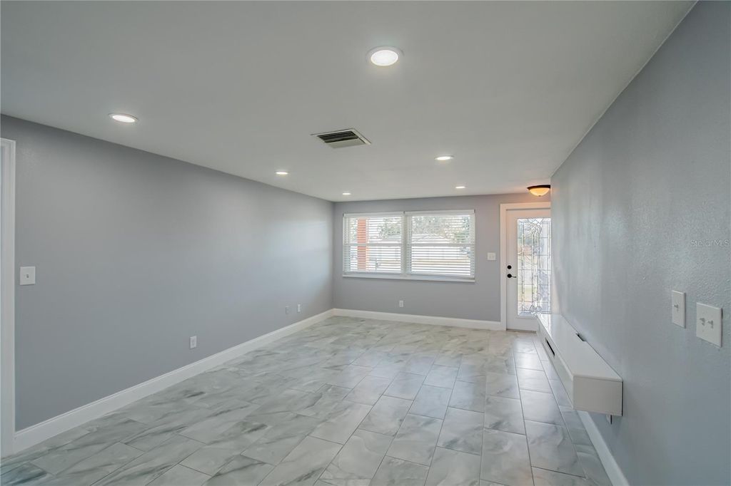 Photo of 616 Highview Circle N, Brandon, FL 33510 (MLS # TB8468813)