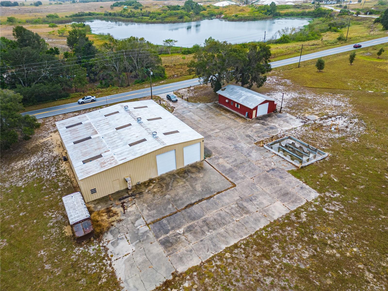 MAMMOTH GROVE - Land