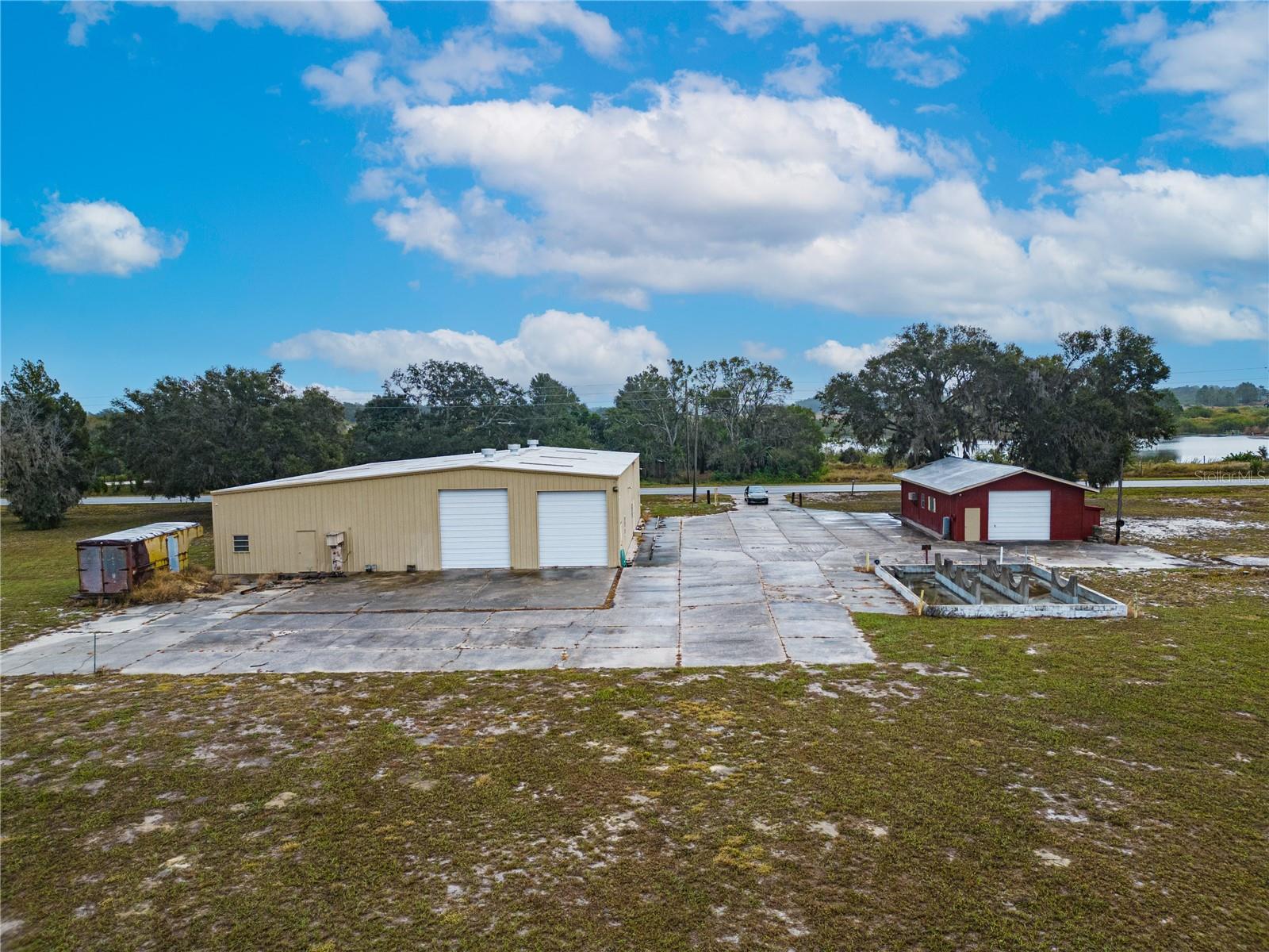 MAMMOTH GROVE - Land