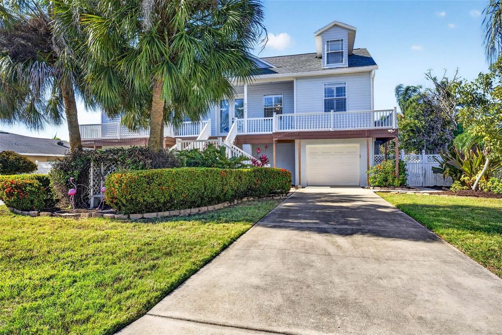 Photo of 821 Blue Heron Boulevard, Ruskin, FL 33570 (MLS # TB8494866)