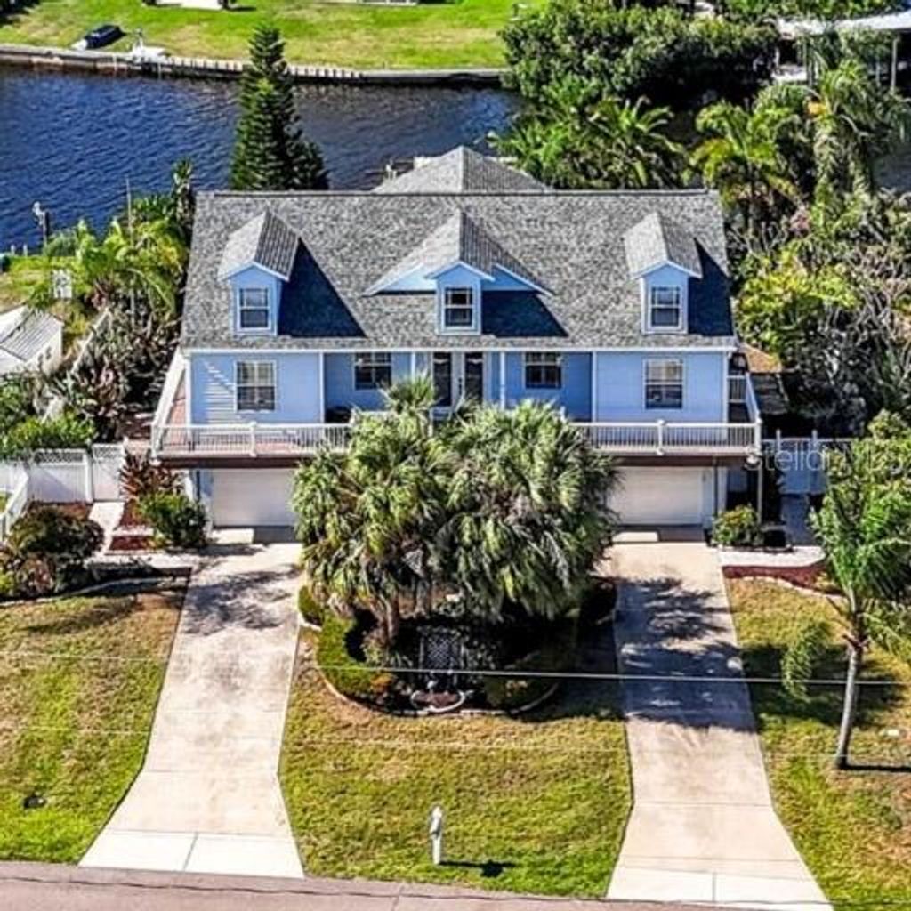 Photo of 821 Blue Heron Boulevard, Ruskin, FL 33570 (MLS # TB8494866)