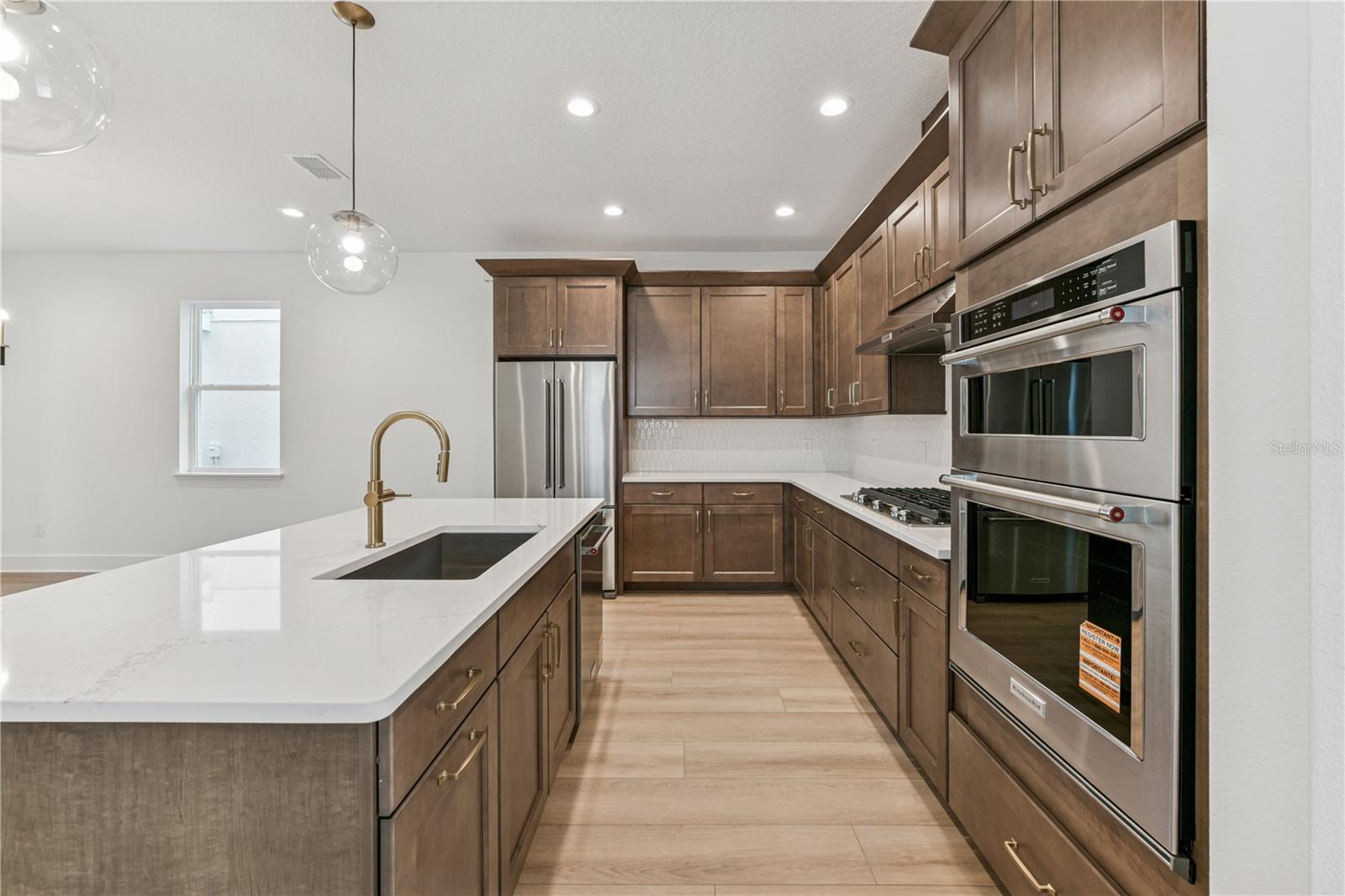 2600 LONG PINE AVENUE