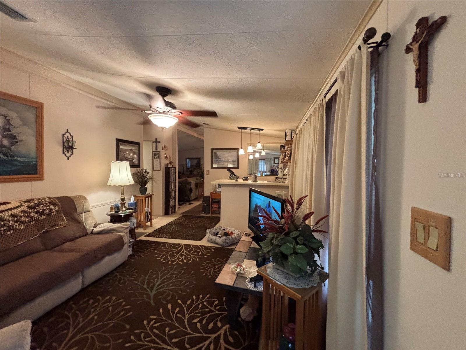 ZELLWOOD STATION - Residential