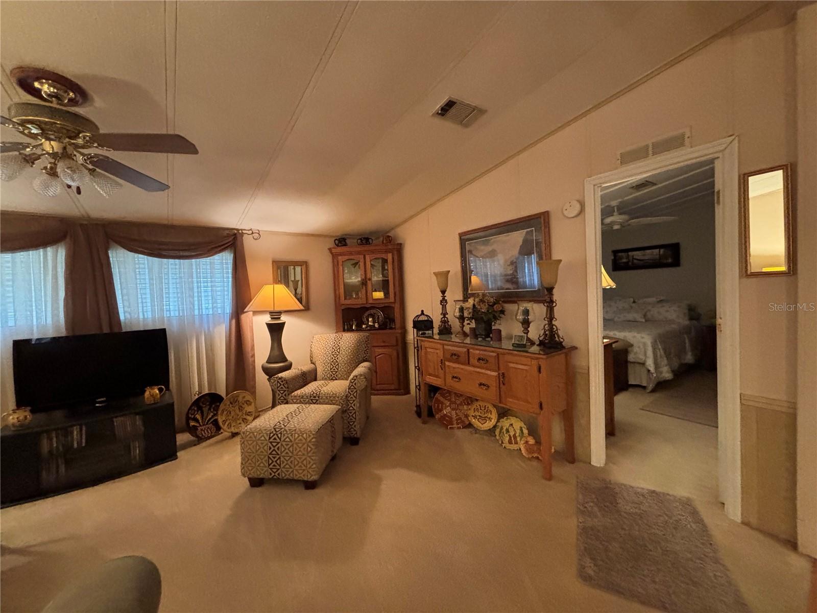 ZELLWOOD STATION - Residential