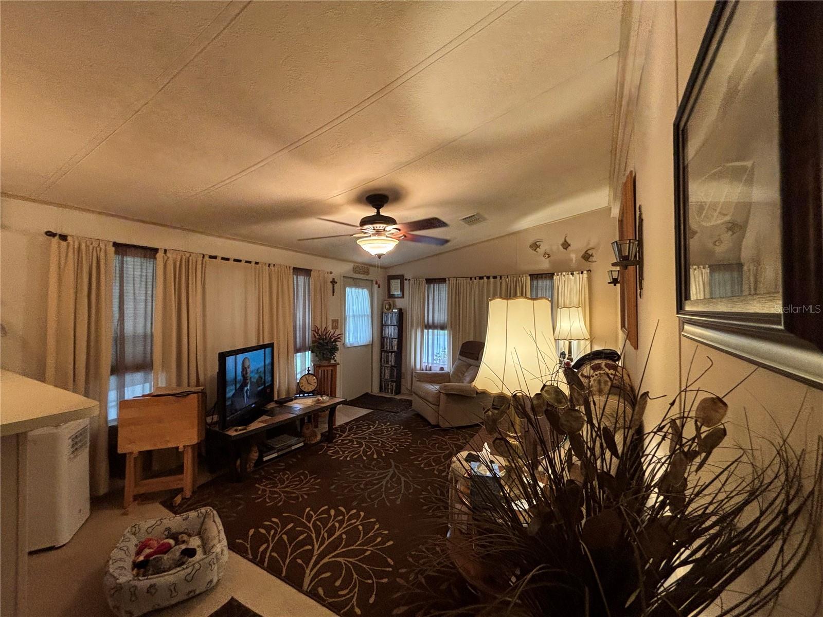 ZELLWOOD STATION - Residential