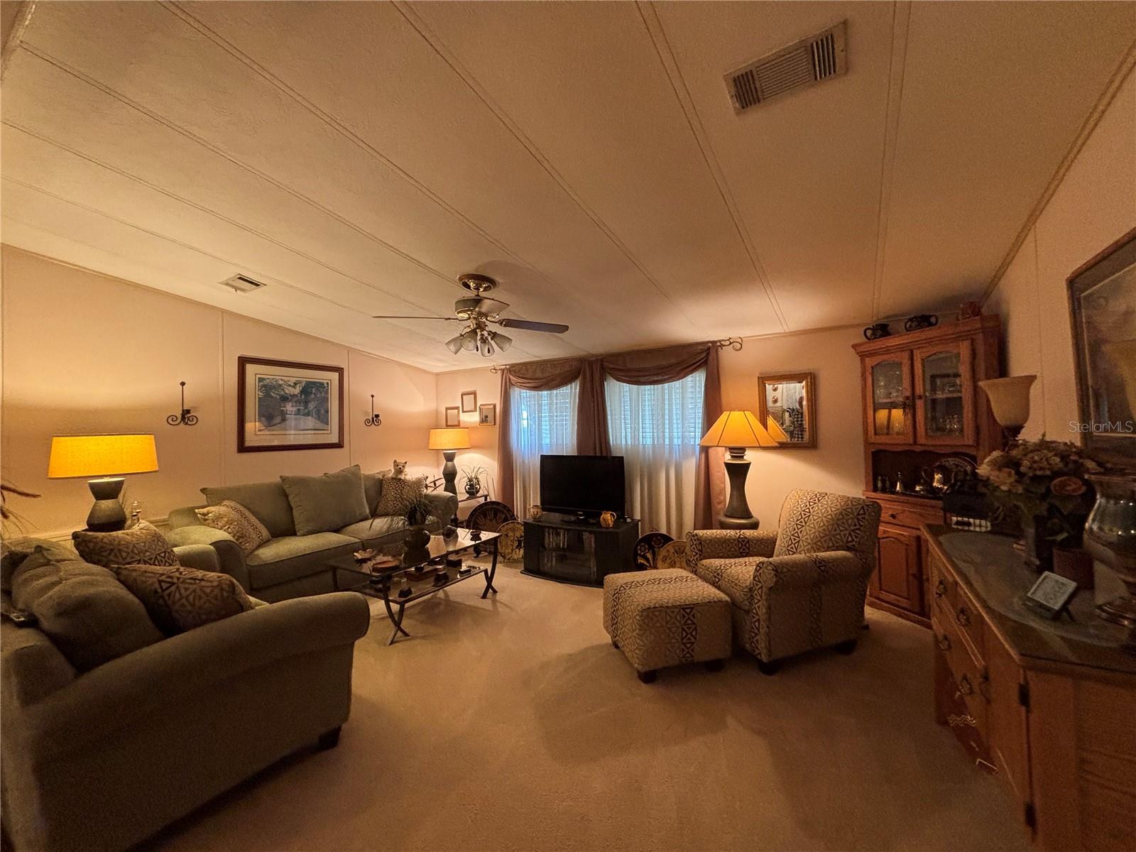 ZELLWOOD STATION - Residential