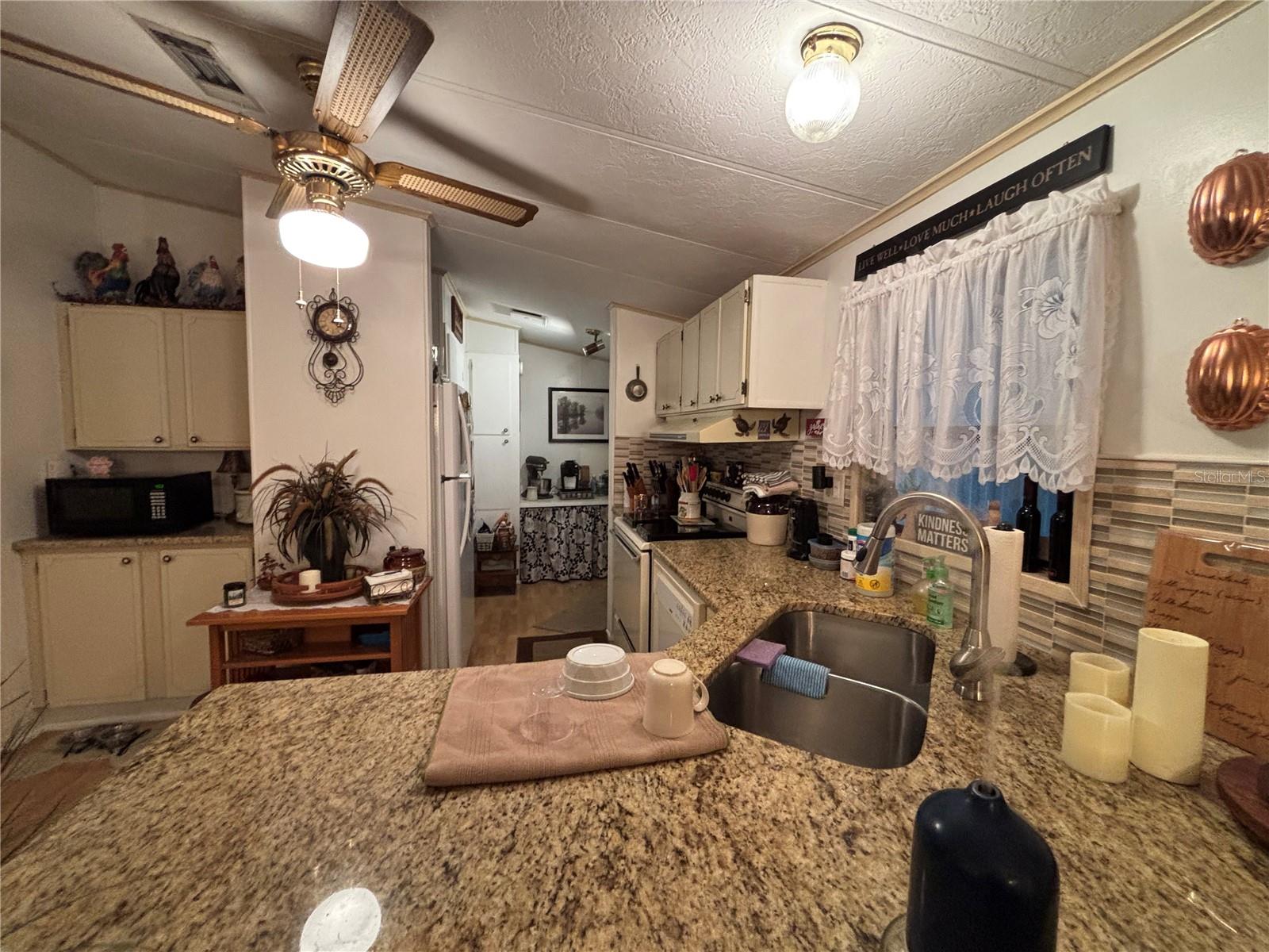 ZELLWOOD STATION - Residential