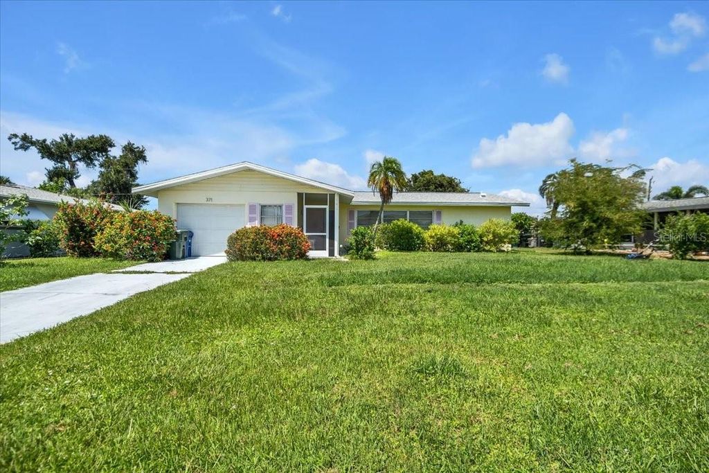 Photo of 371 Peppertree Road, Venice, FL 34293 (MLS # C7515589)