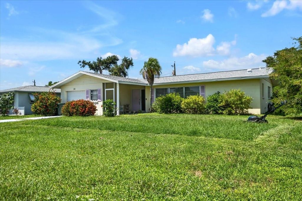Photo of 371 Peppertree Road, Venice, FL 34293 (MLS # C7515589)