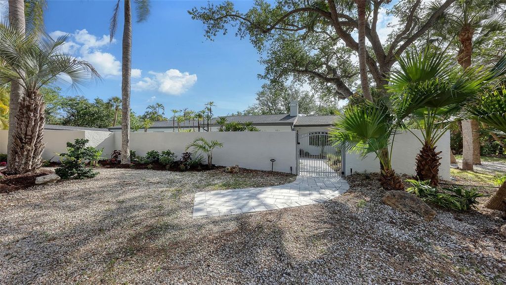 Photo of 7345 Pine Needle Road, Sarasota, FL 34242 (MLS # A4690626)
