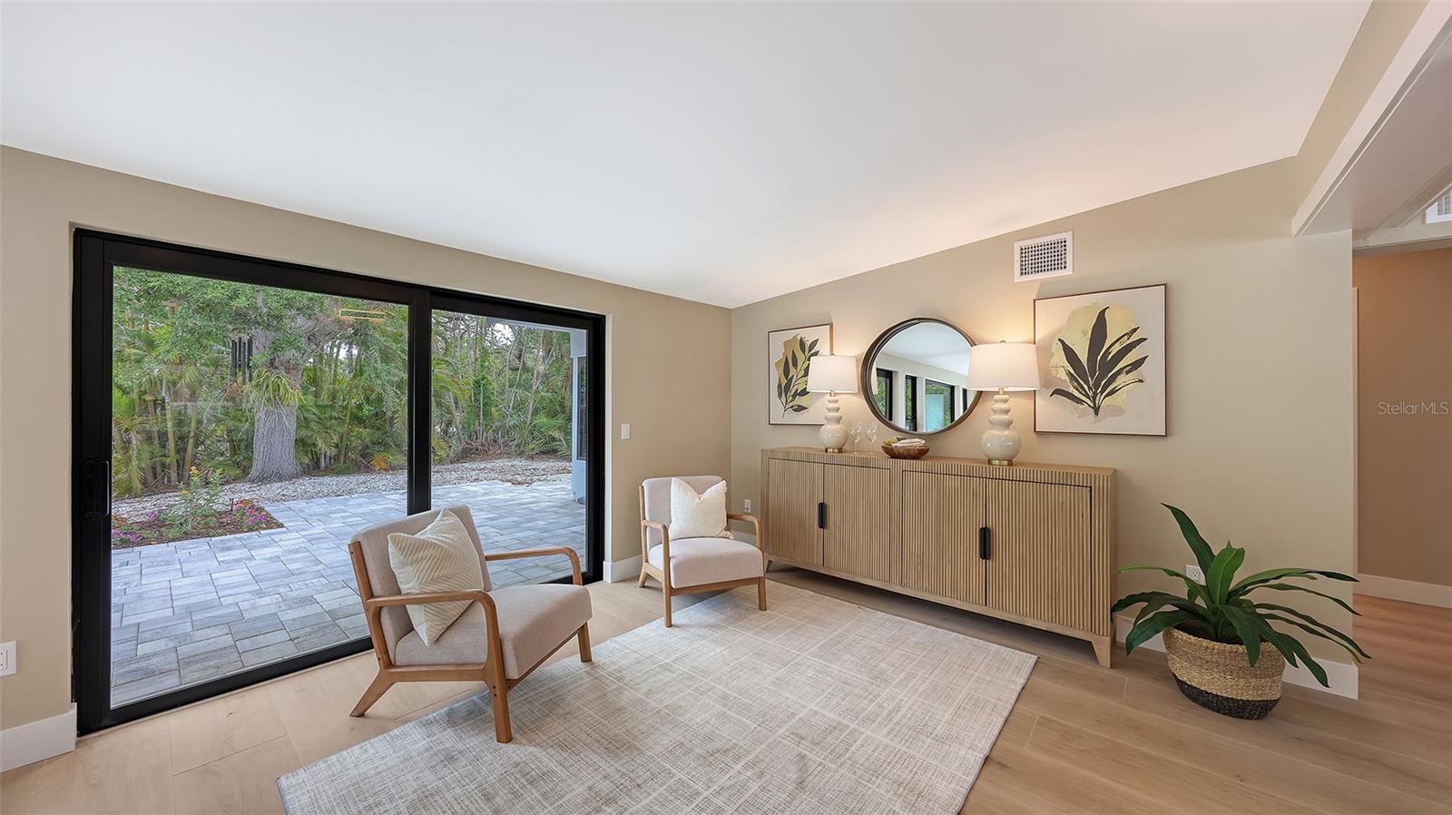 SIESTA PROPERTIES INC - Residential