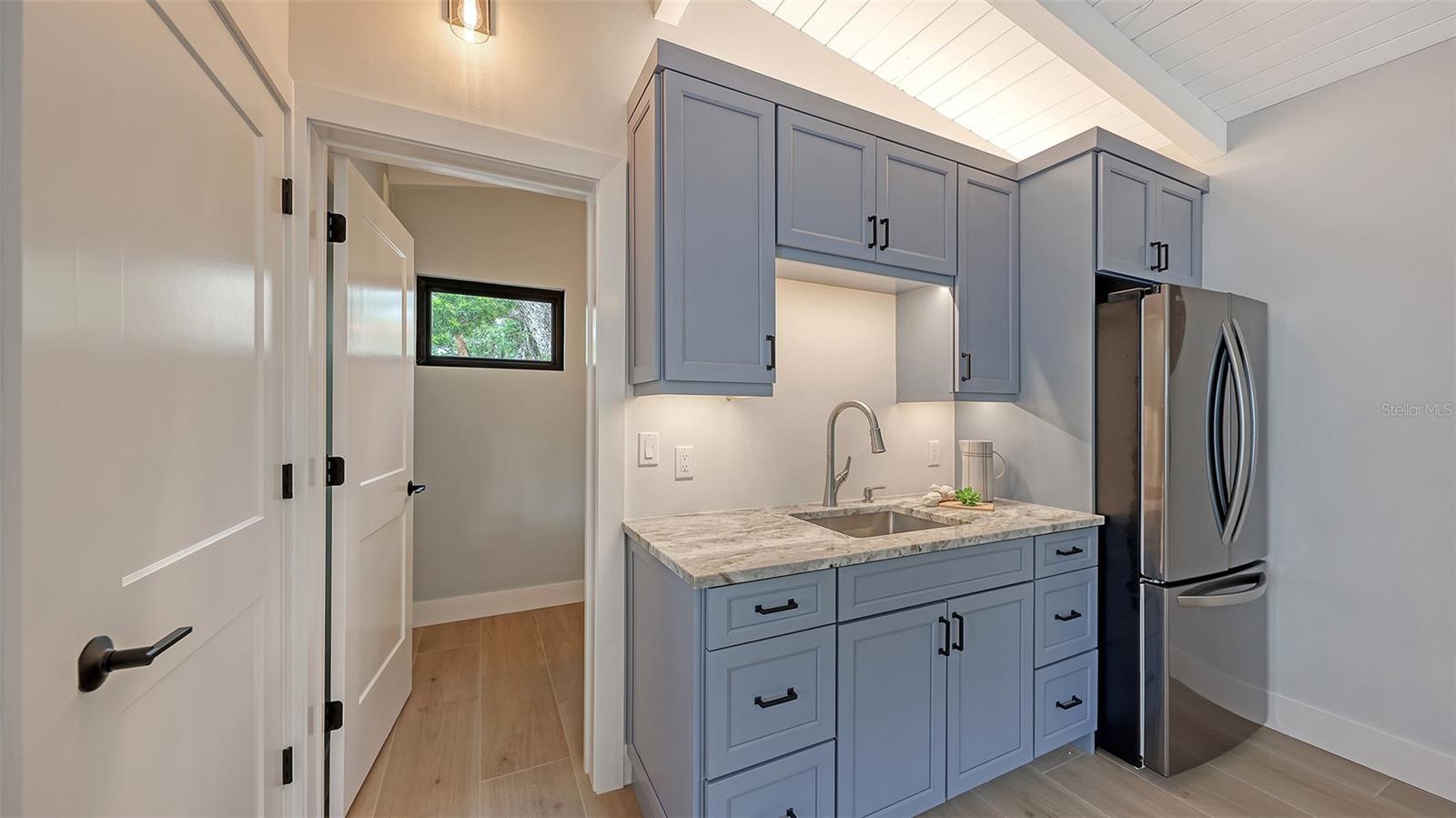 SIESTA PROPERTIES INC - Residential