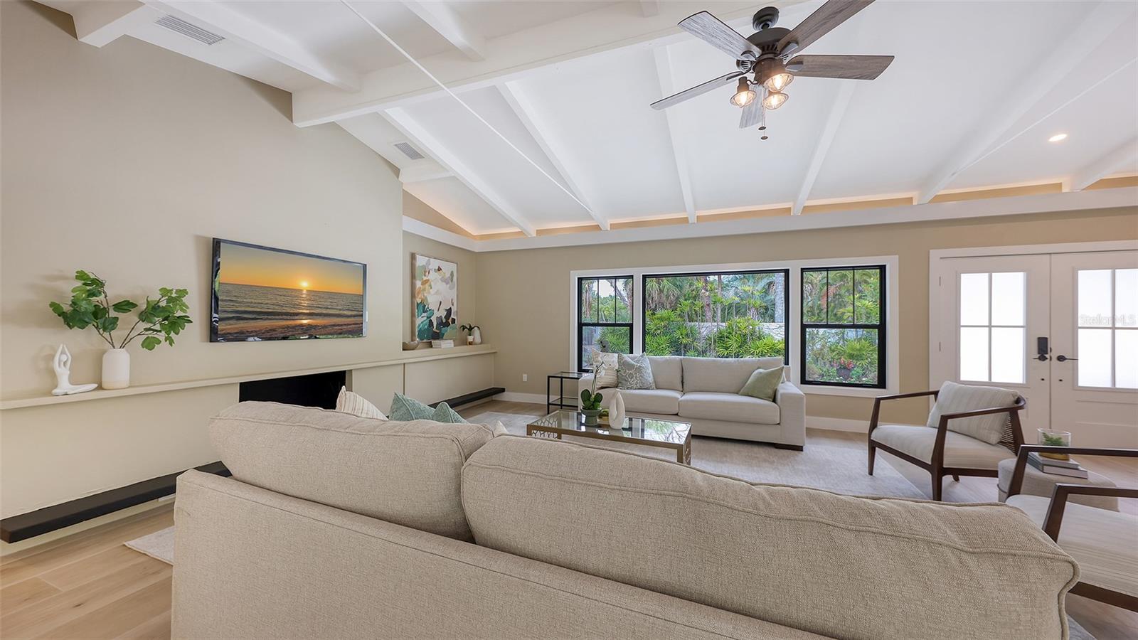 SIESTA PROPERTIES INC - Residential