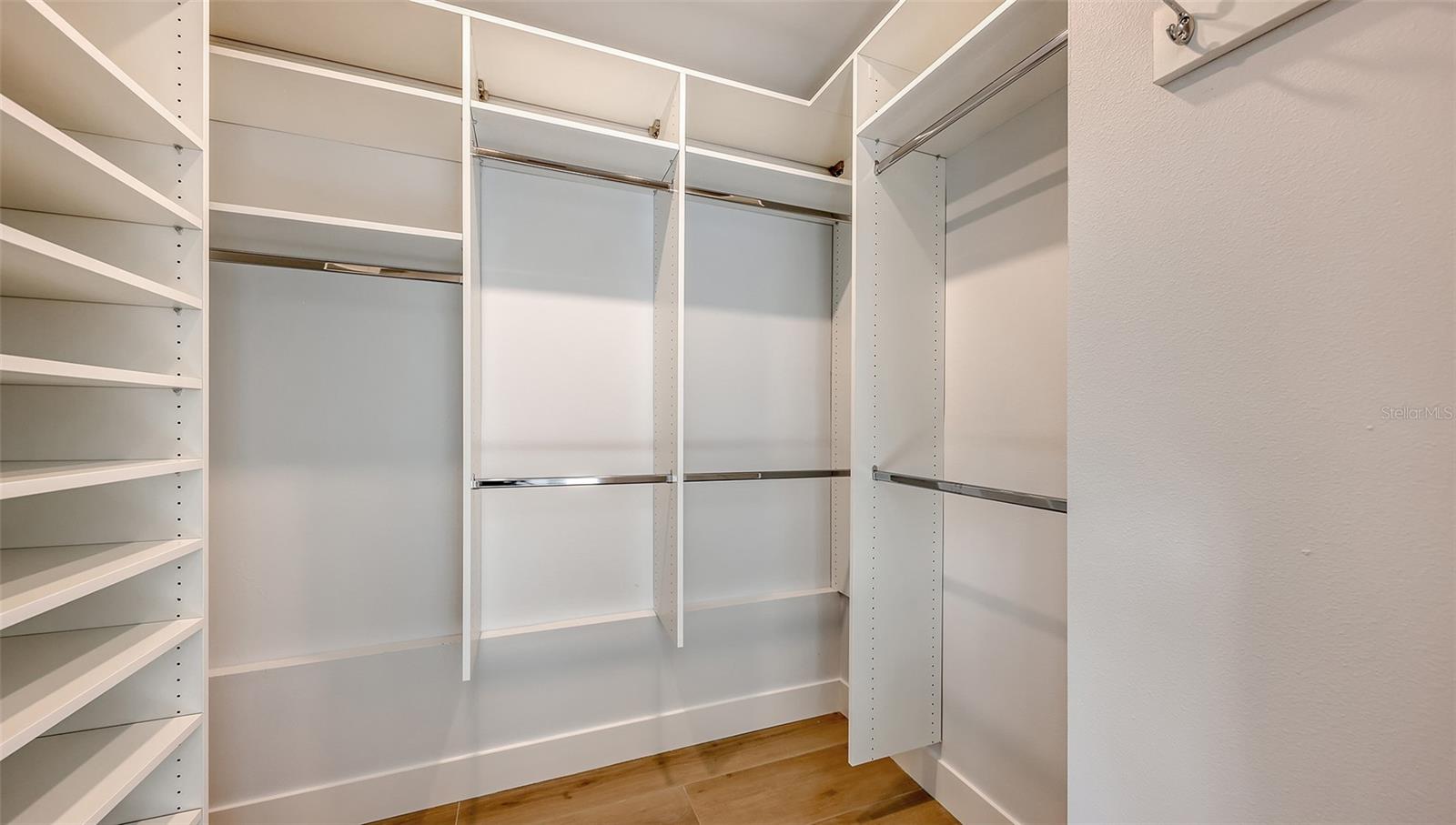 SIESTA PROPERTIES INC - Residential