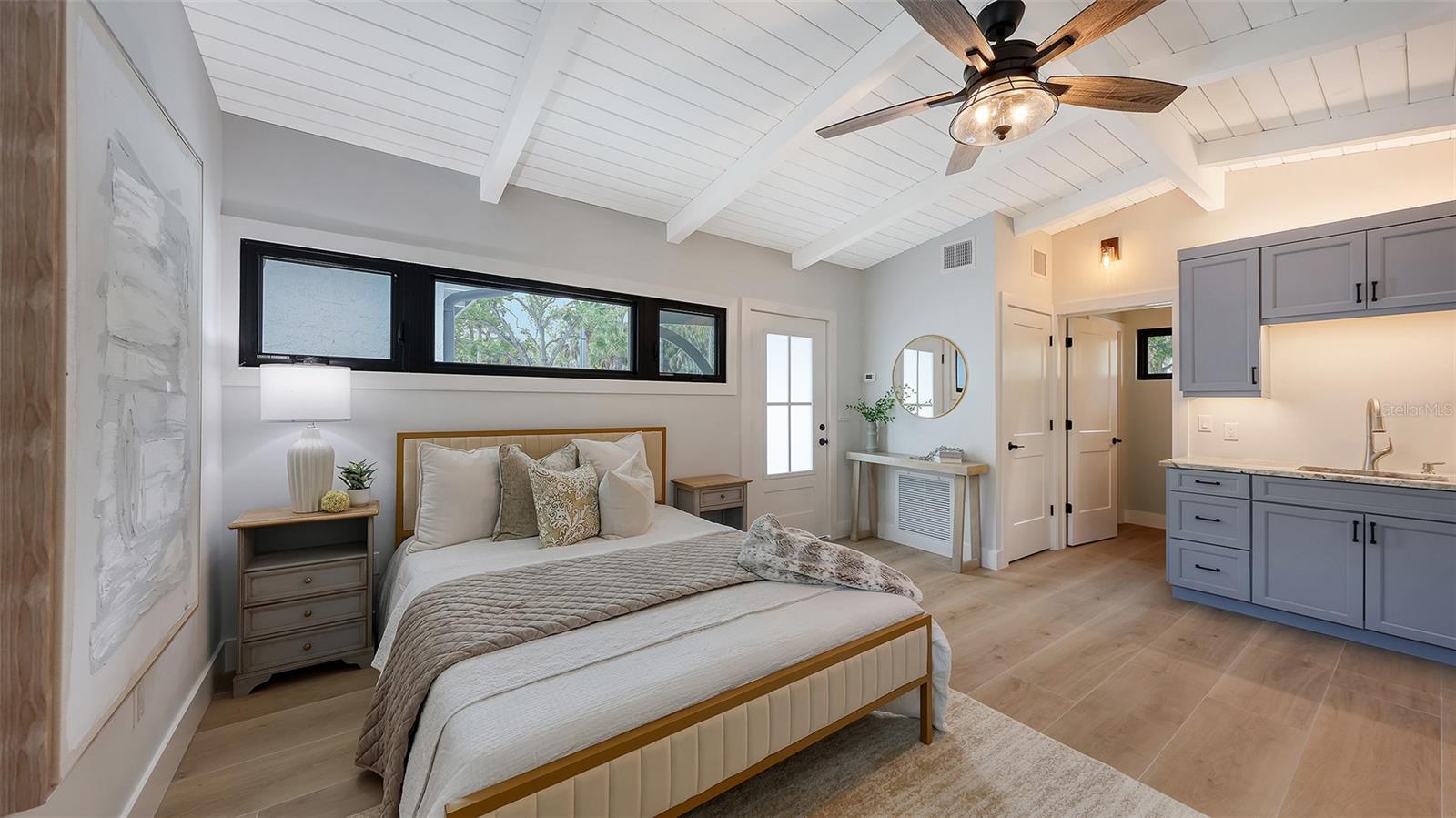 SIESTA PROPERTIES INC - Residential