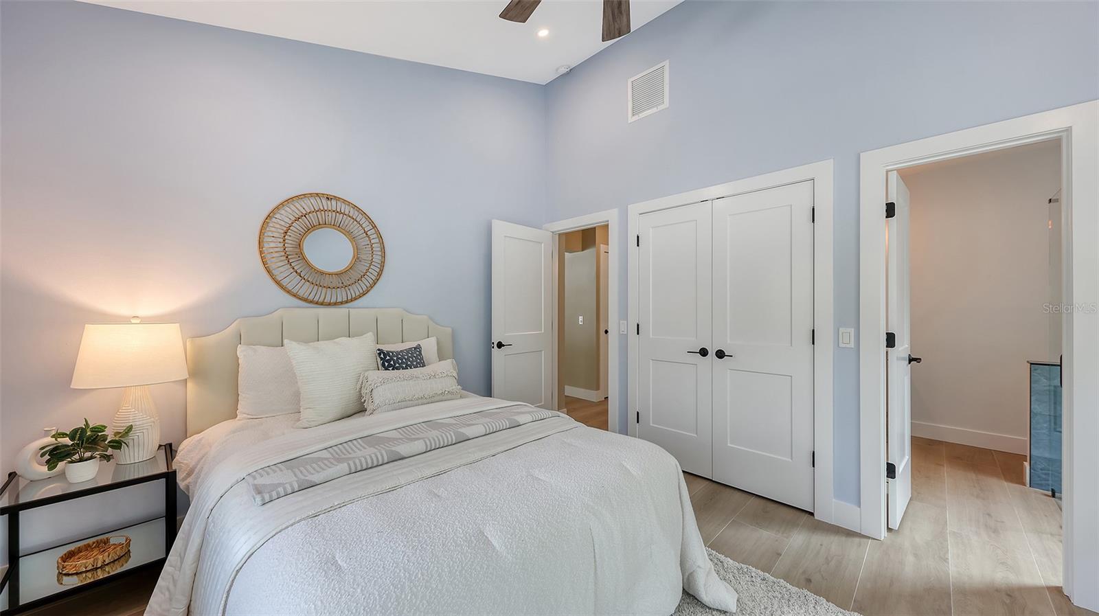 SIESTA PROPERTIES INC - Residential