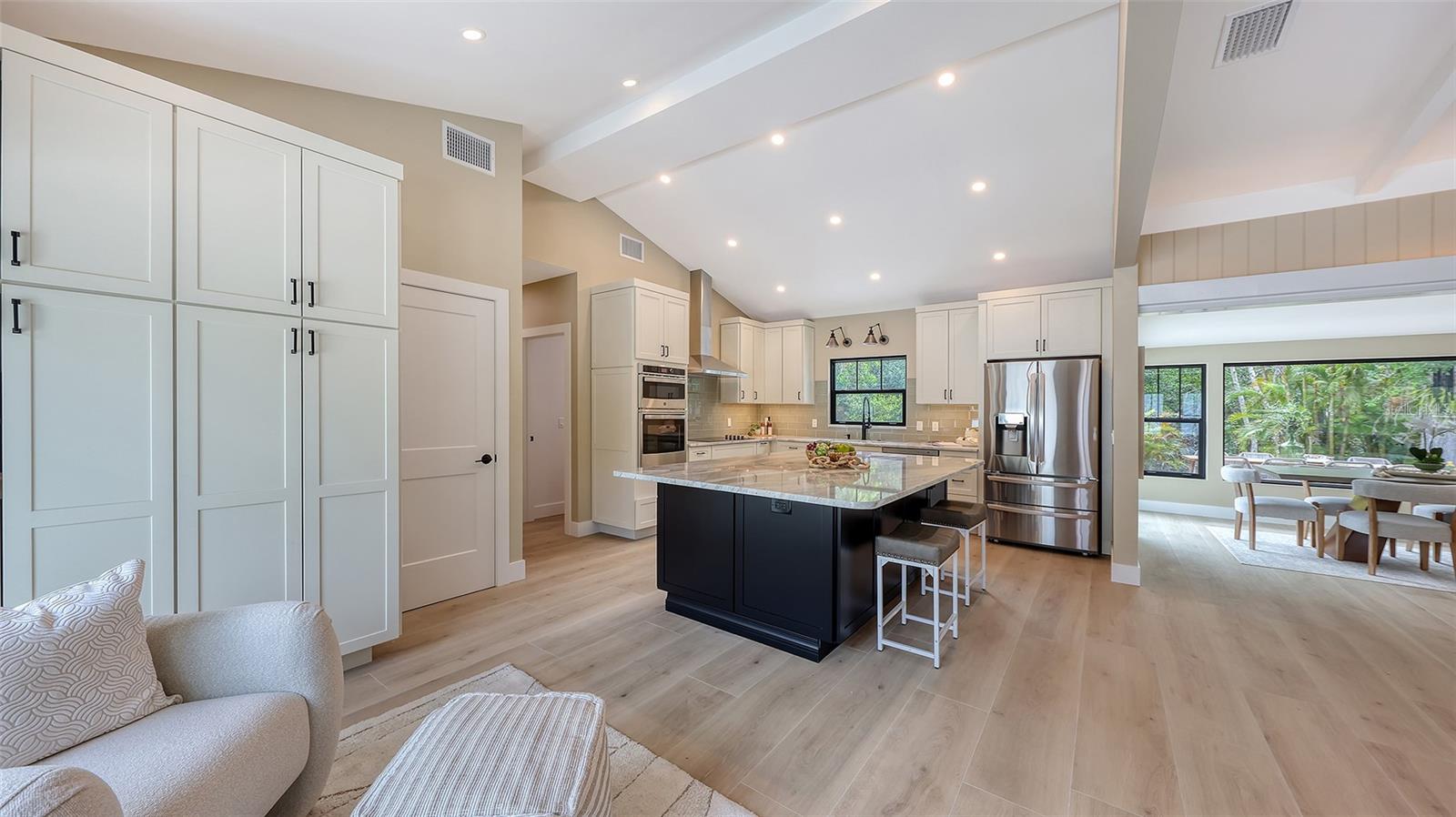 SIESTA PROPERTIES INC - Residential