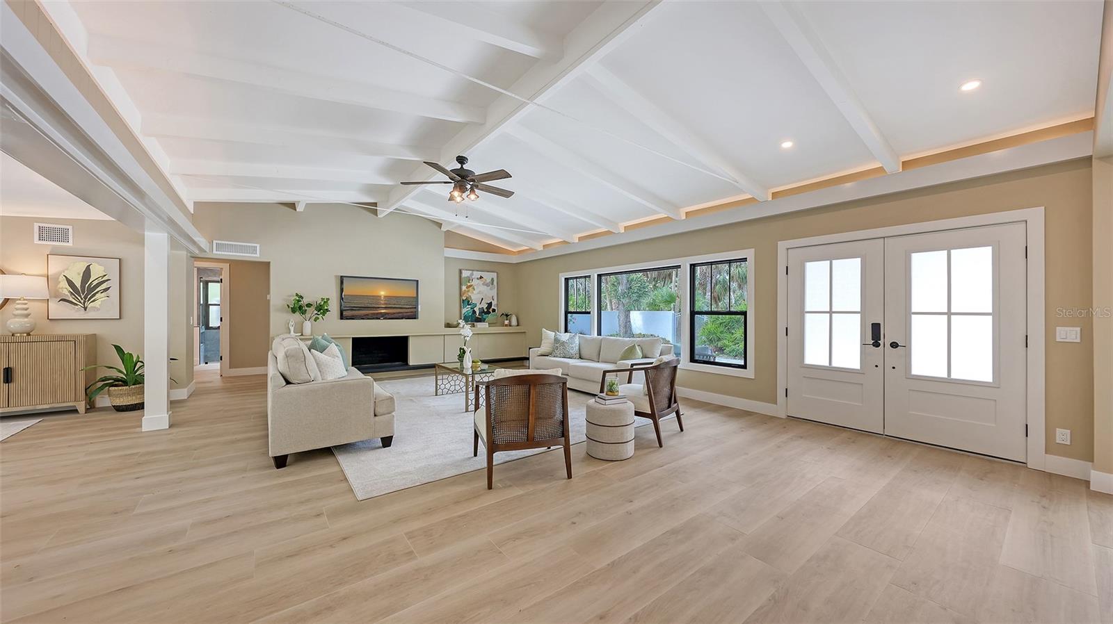 SIESTA PROPERTIES INC - Residential