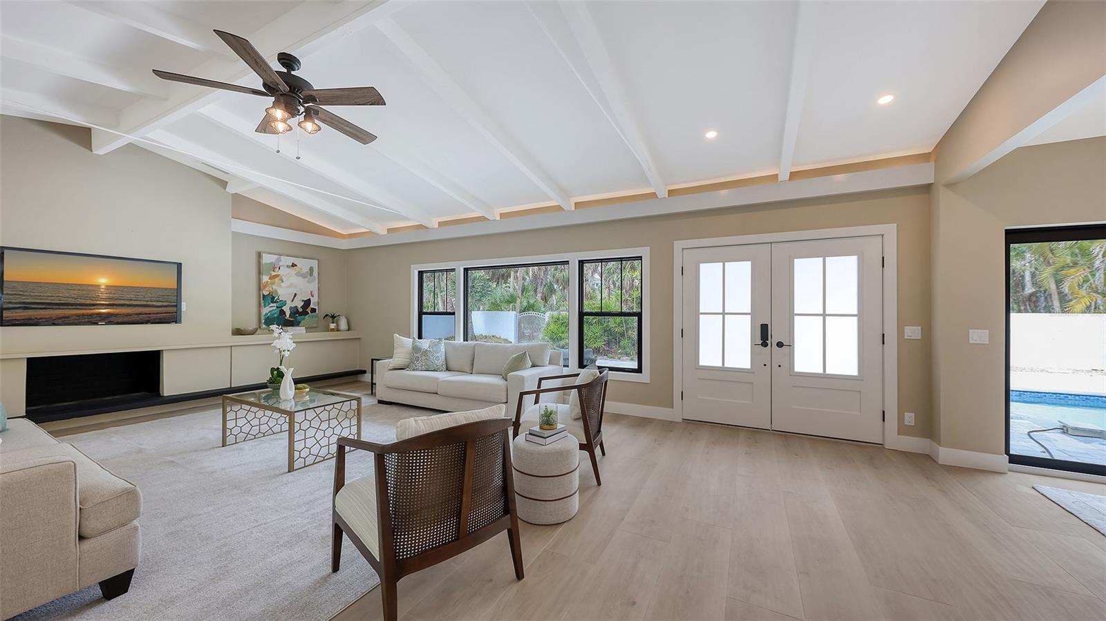 SIESTA PROPERTIES INC - Residential