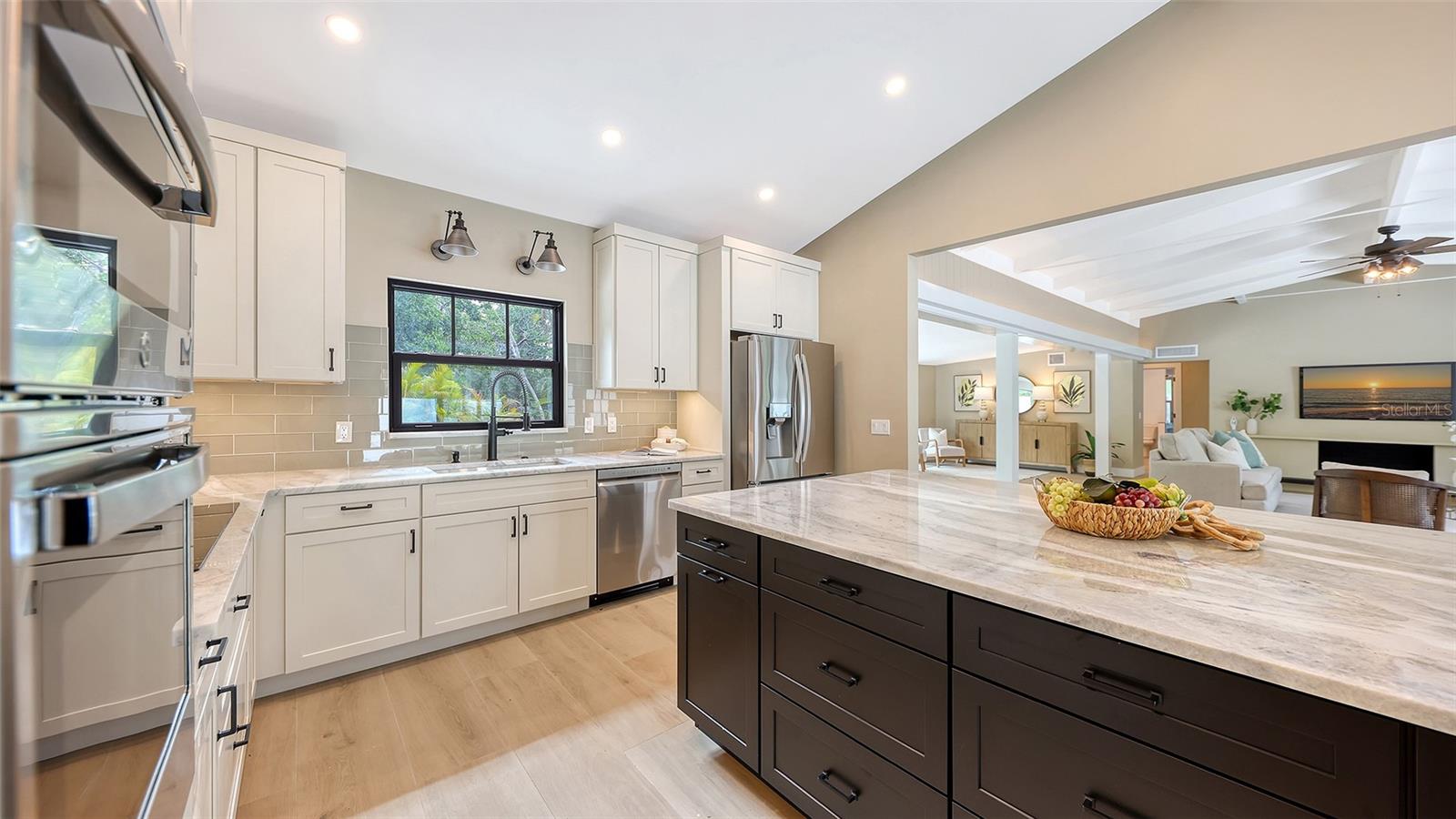 SIESTA PROPERTIES INC - Residential