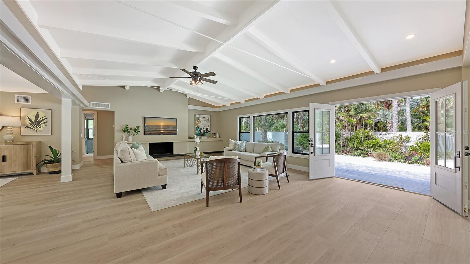 SIESTA PROPERTIES INC - Residential