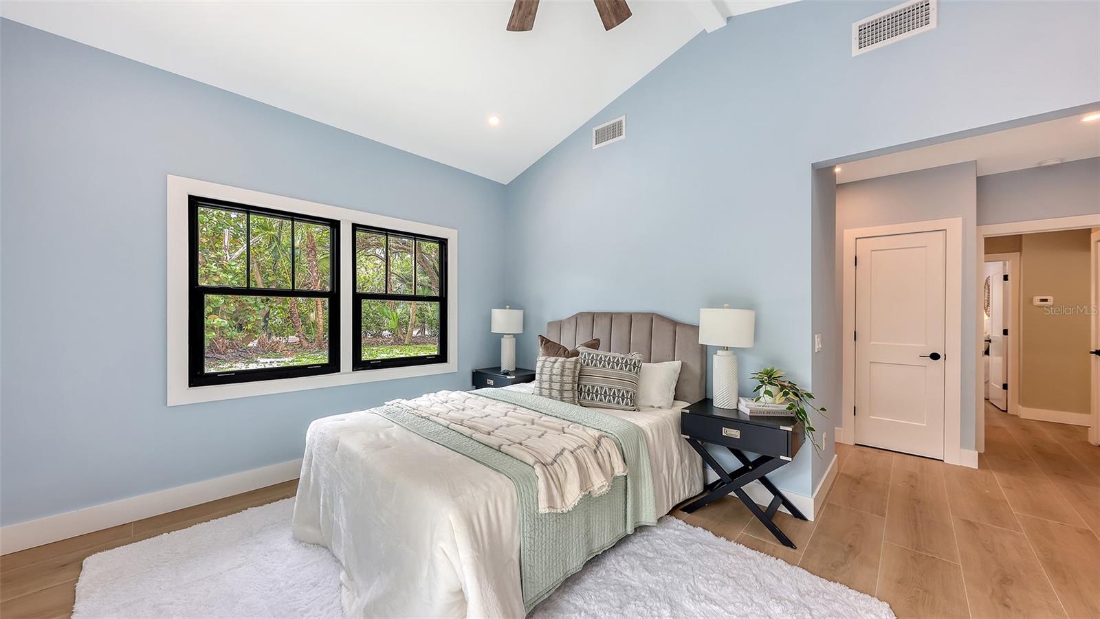 SIESTA PROPERTIES INC - Residential