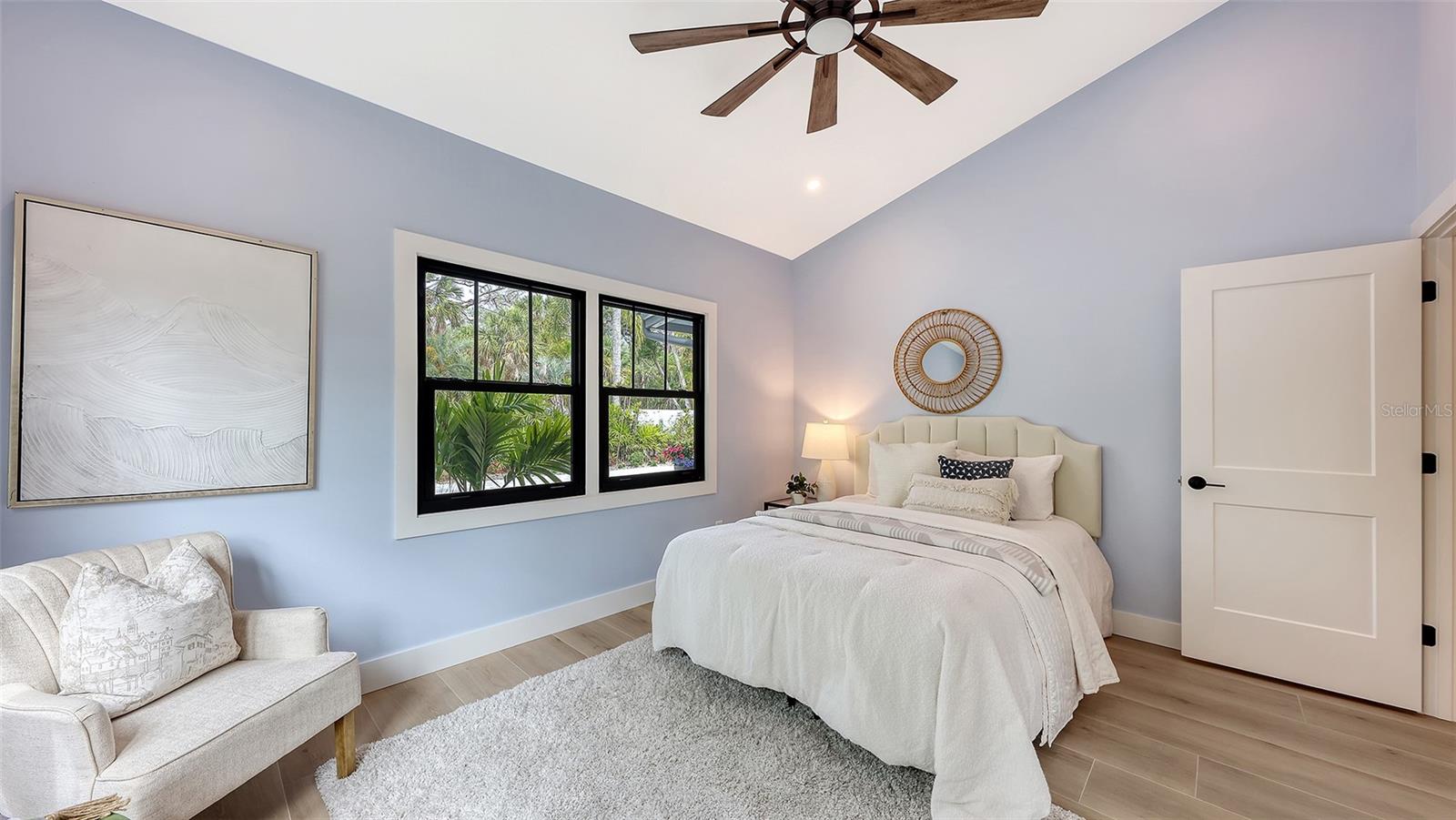 SIESTA PROPERTIES INC - Residential