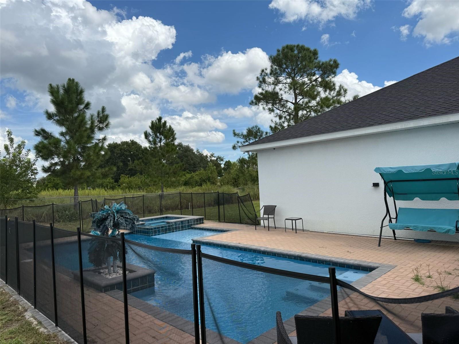 HOLLY HILL GROVE AND FRUIT CO - Residential Lease