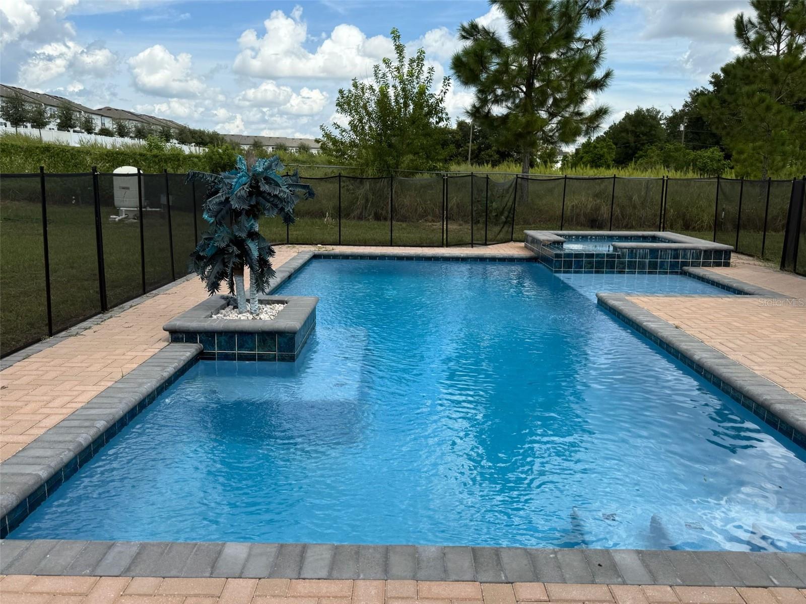 HOLLY HILL GROVE AND FRUIT CO - Residential Lease