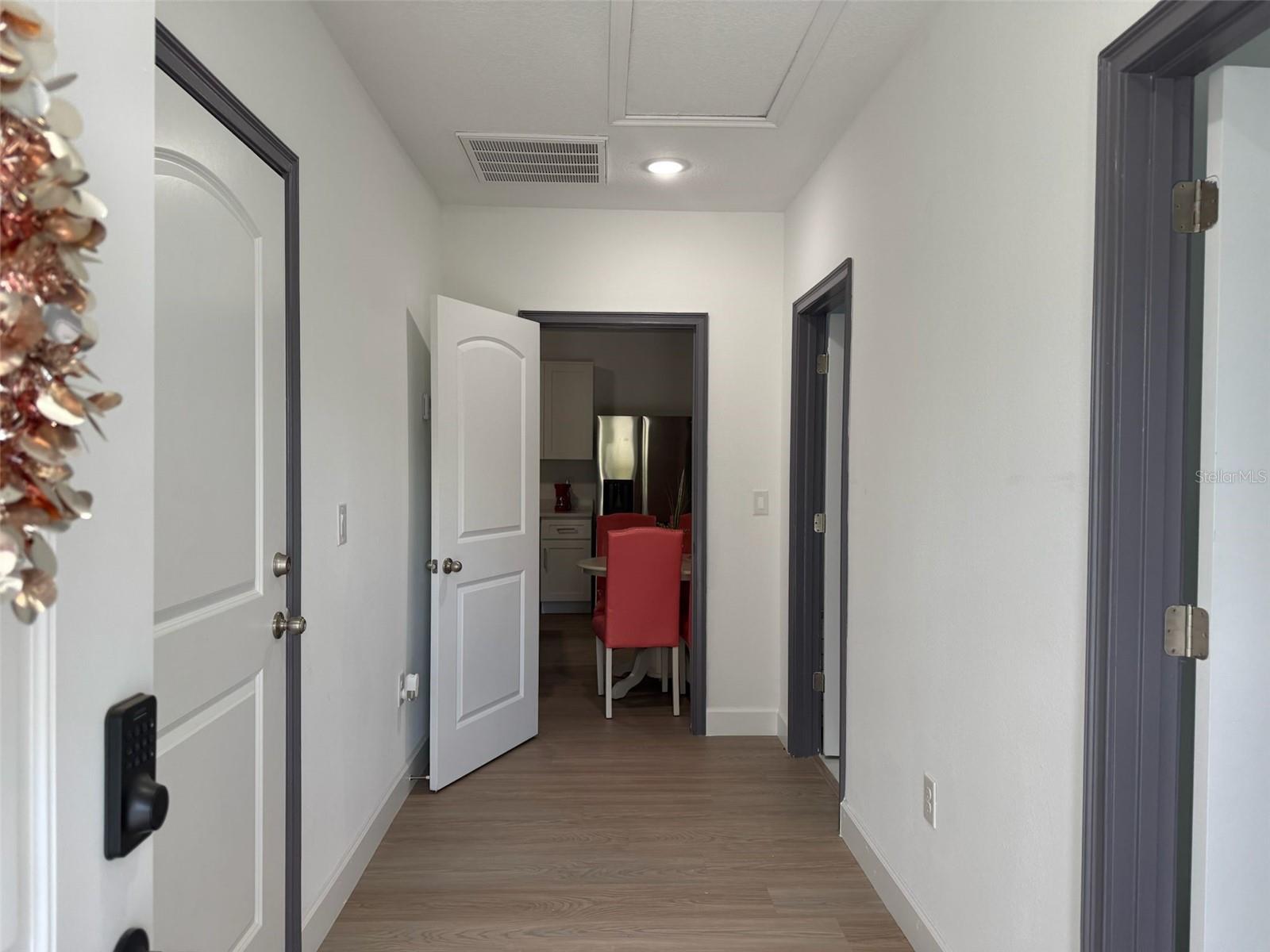 HOLLY HILL GROVE AND FRUIT CO - Residential Lease