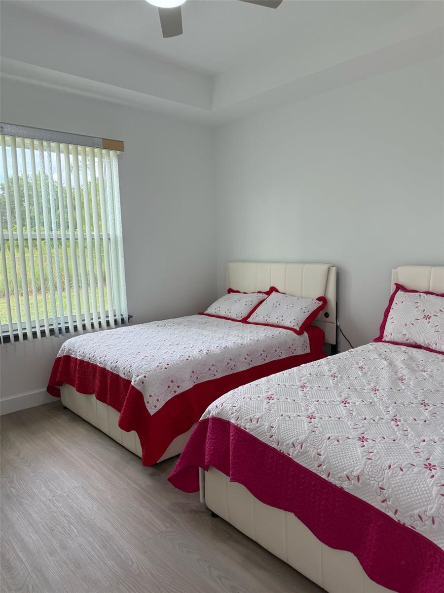 HOLLY HILL GROVE AND FRUIT CO - Residential Lease