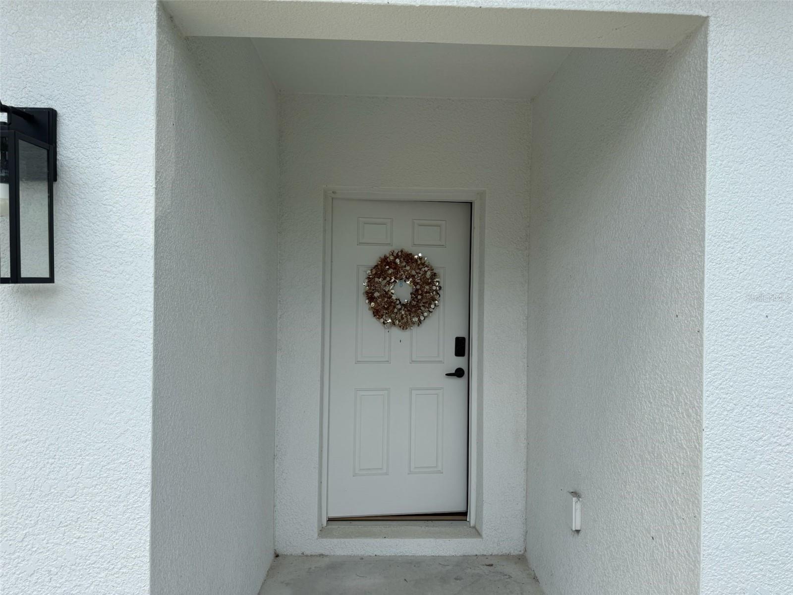 HOLLY HILL GROVE AND FRUIT CO - Residential Lease