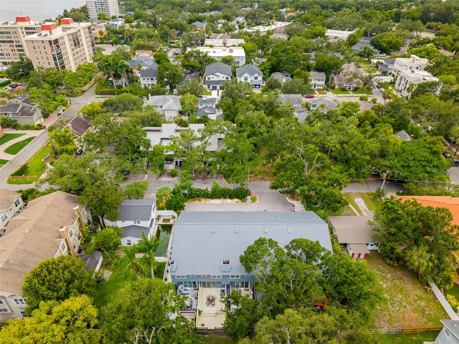 THE VILLAS OF BAY VILLA PLACE - Residential Lease