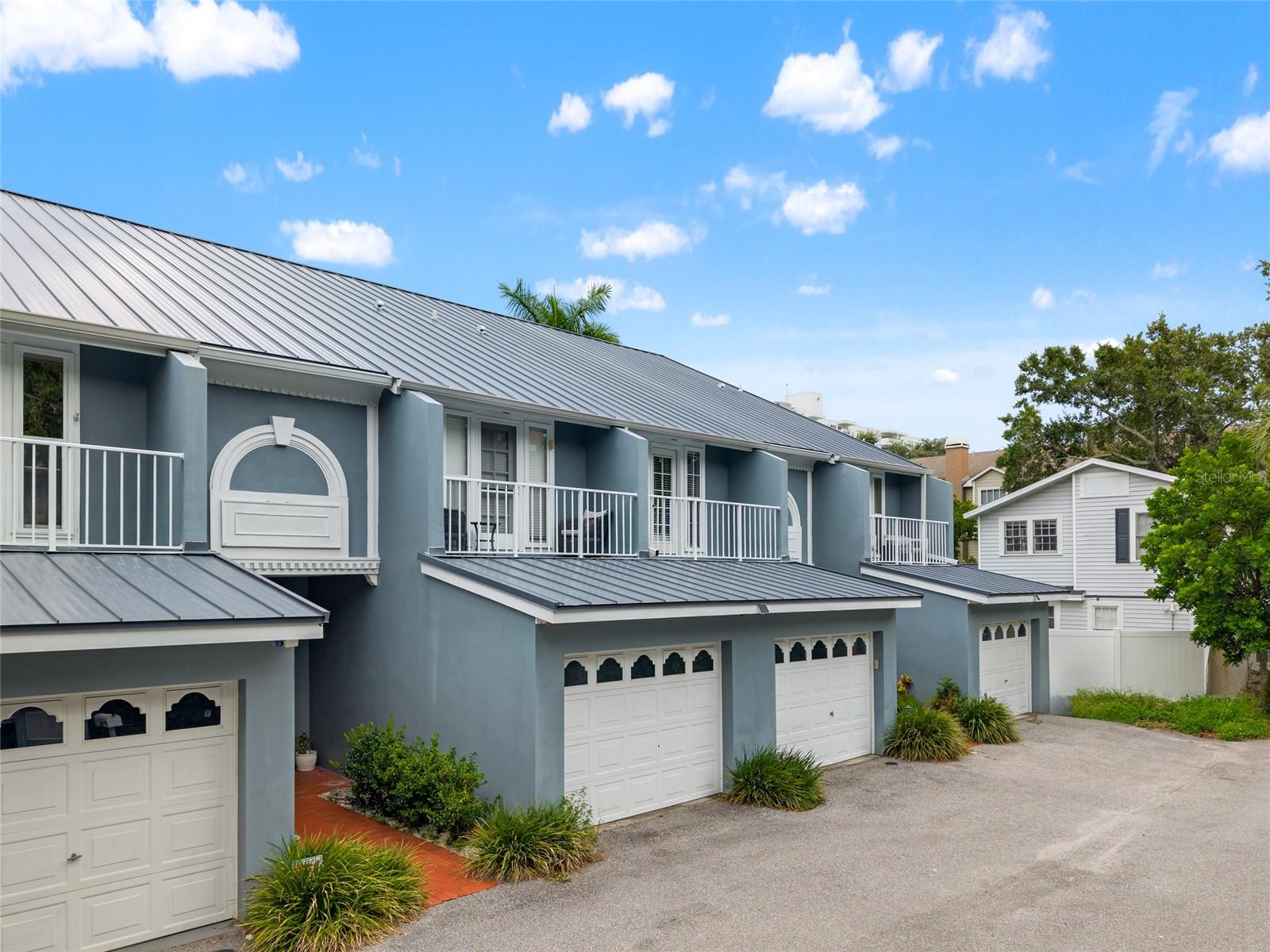 THE VILLAS OF BAY VILLA PLACE - Residential Lease