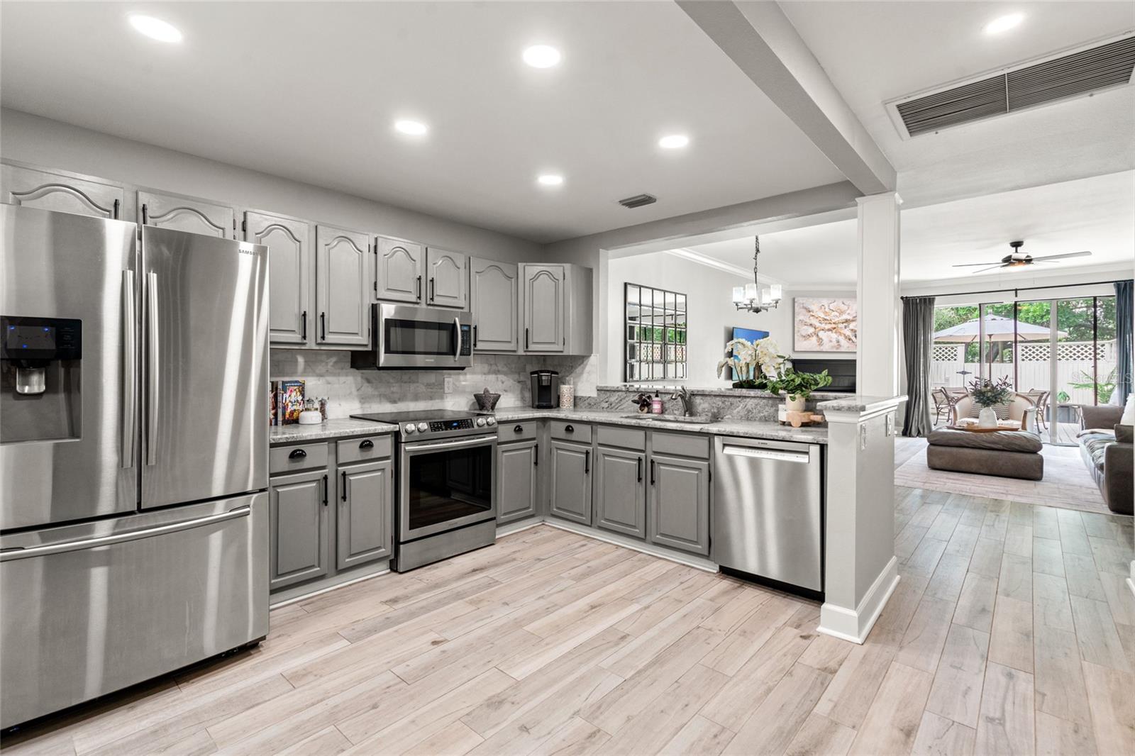 THE VILLAS OF BAY VILLA PLACE - Residential Lease