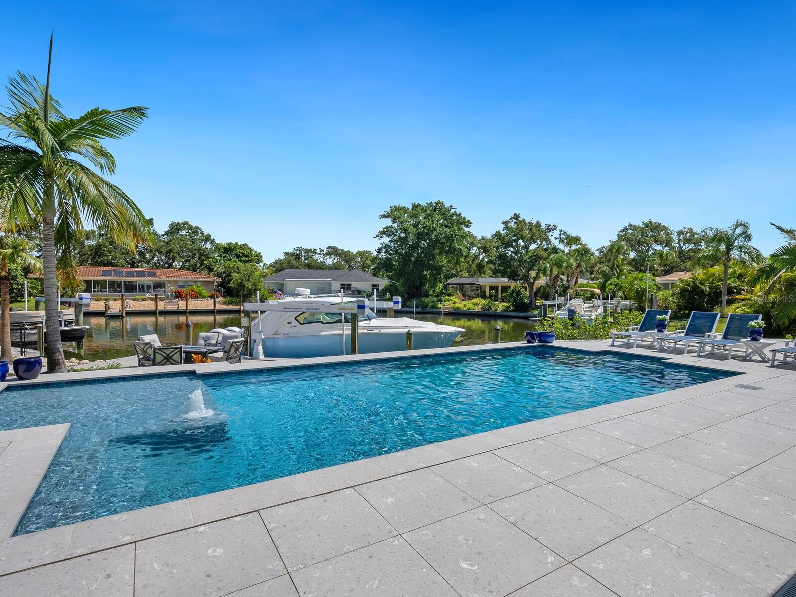 SIESTA ISLES - Residential