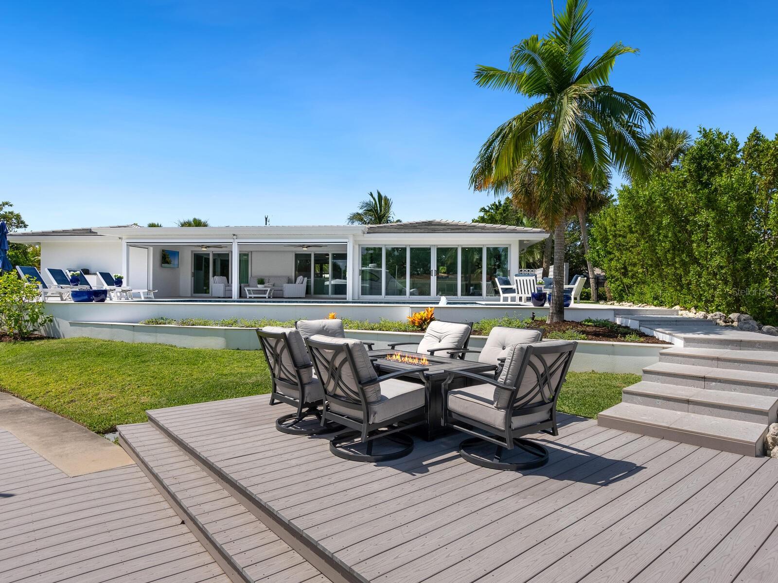 SIESTA ISLES - Residential