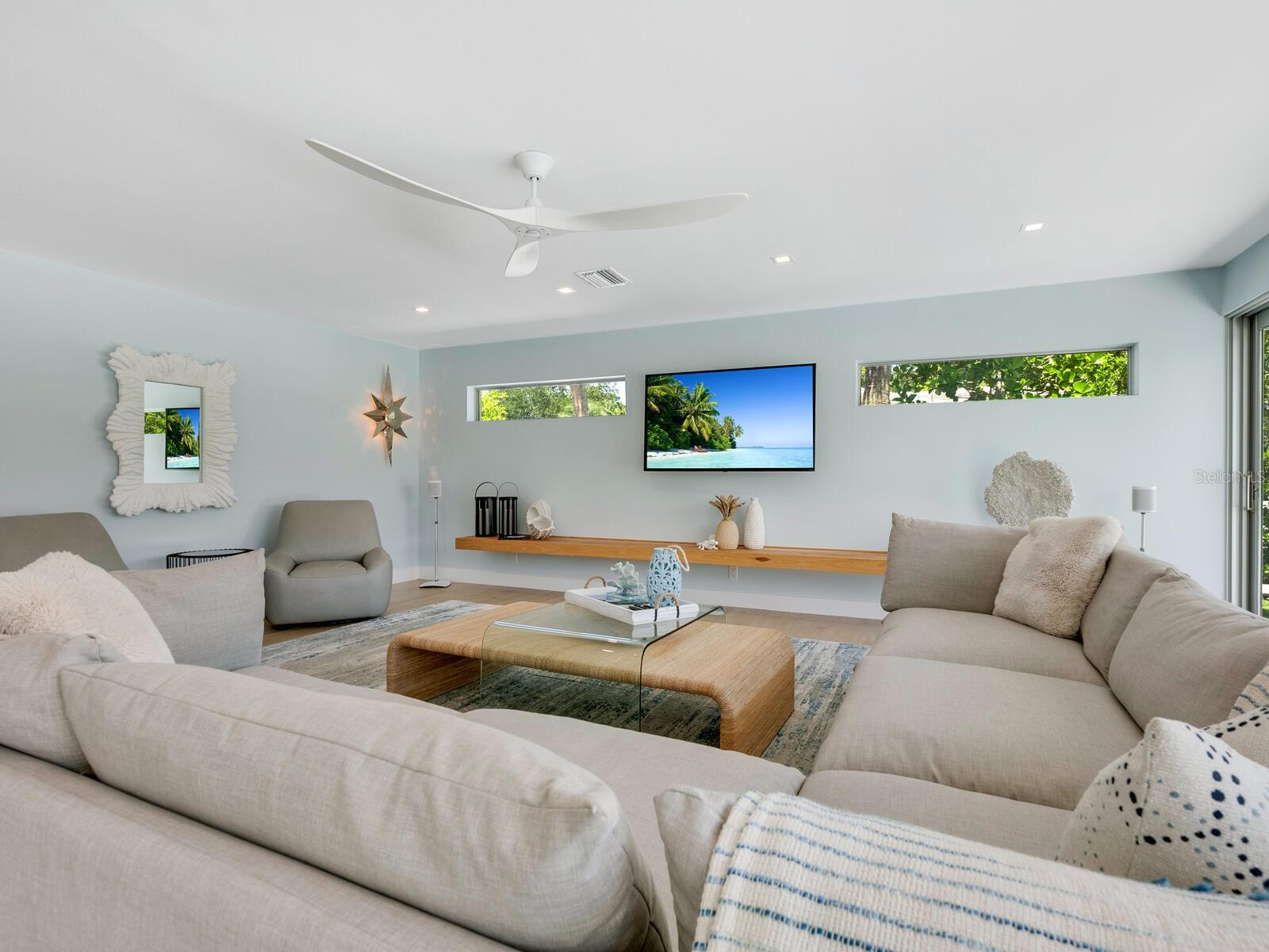 SIESTA ISLES - Residential