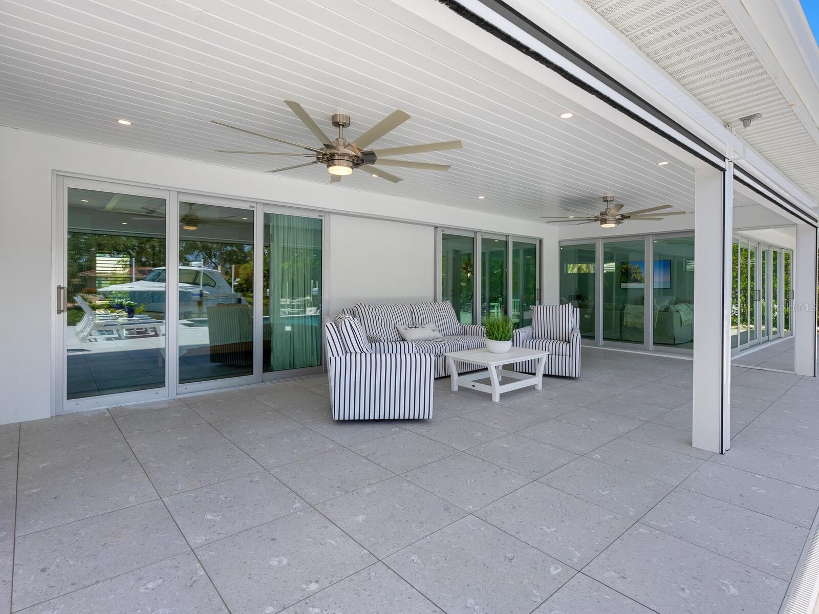 SIESTA ISLES - Residential