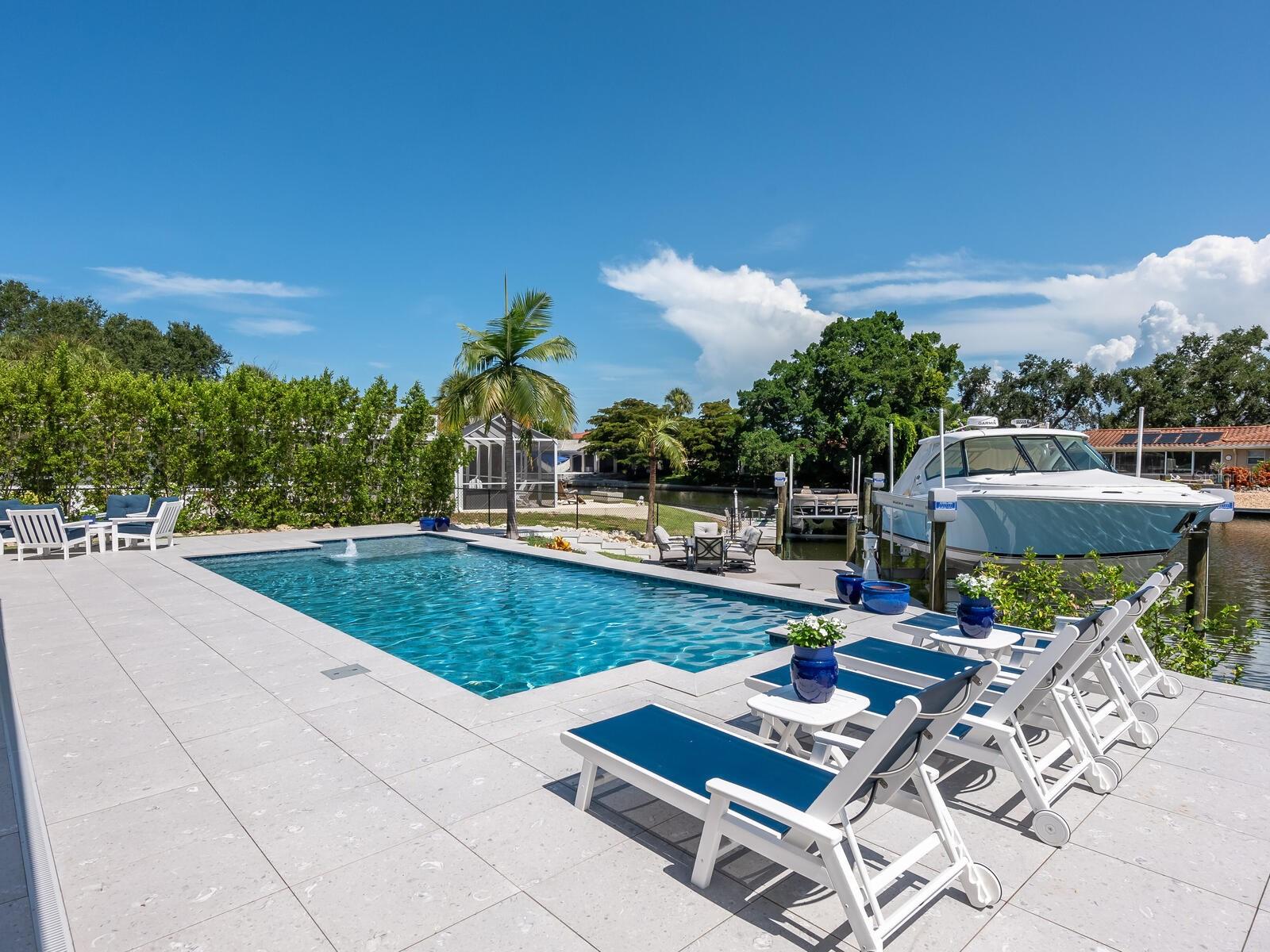 SIESTA ISLES - Residential