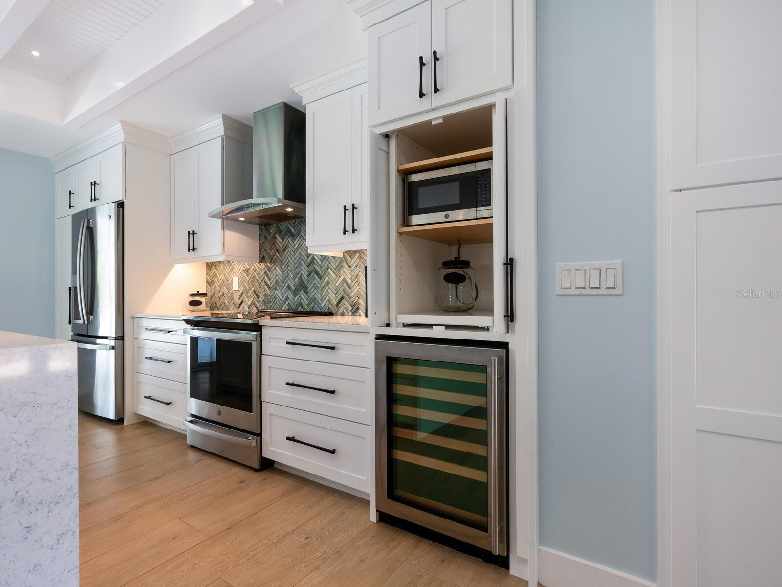 SIESTA ISLES - Residential