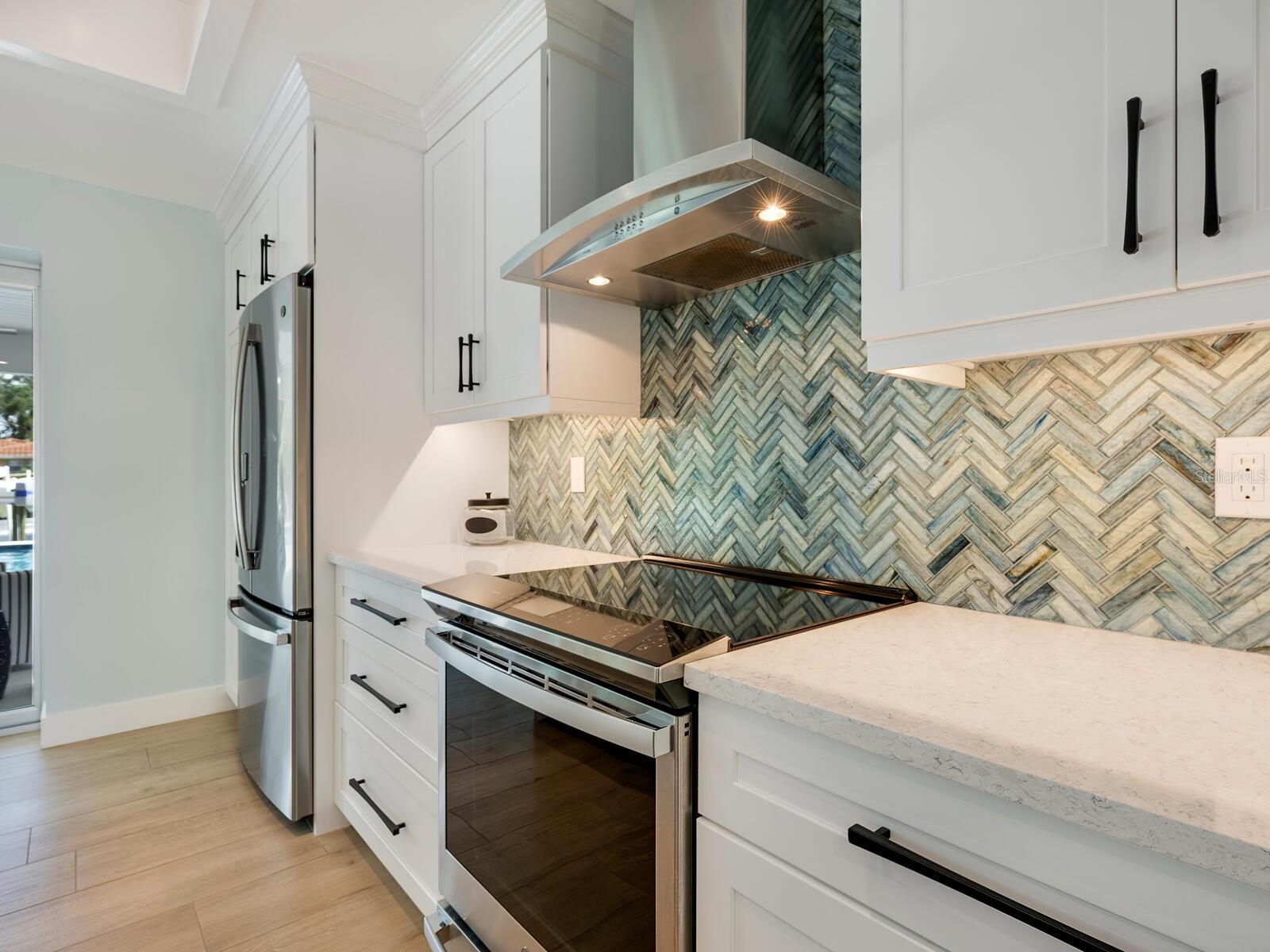 SIESTA ISLES - Residential