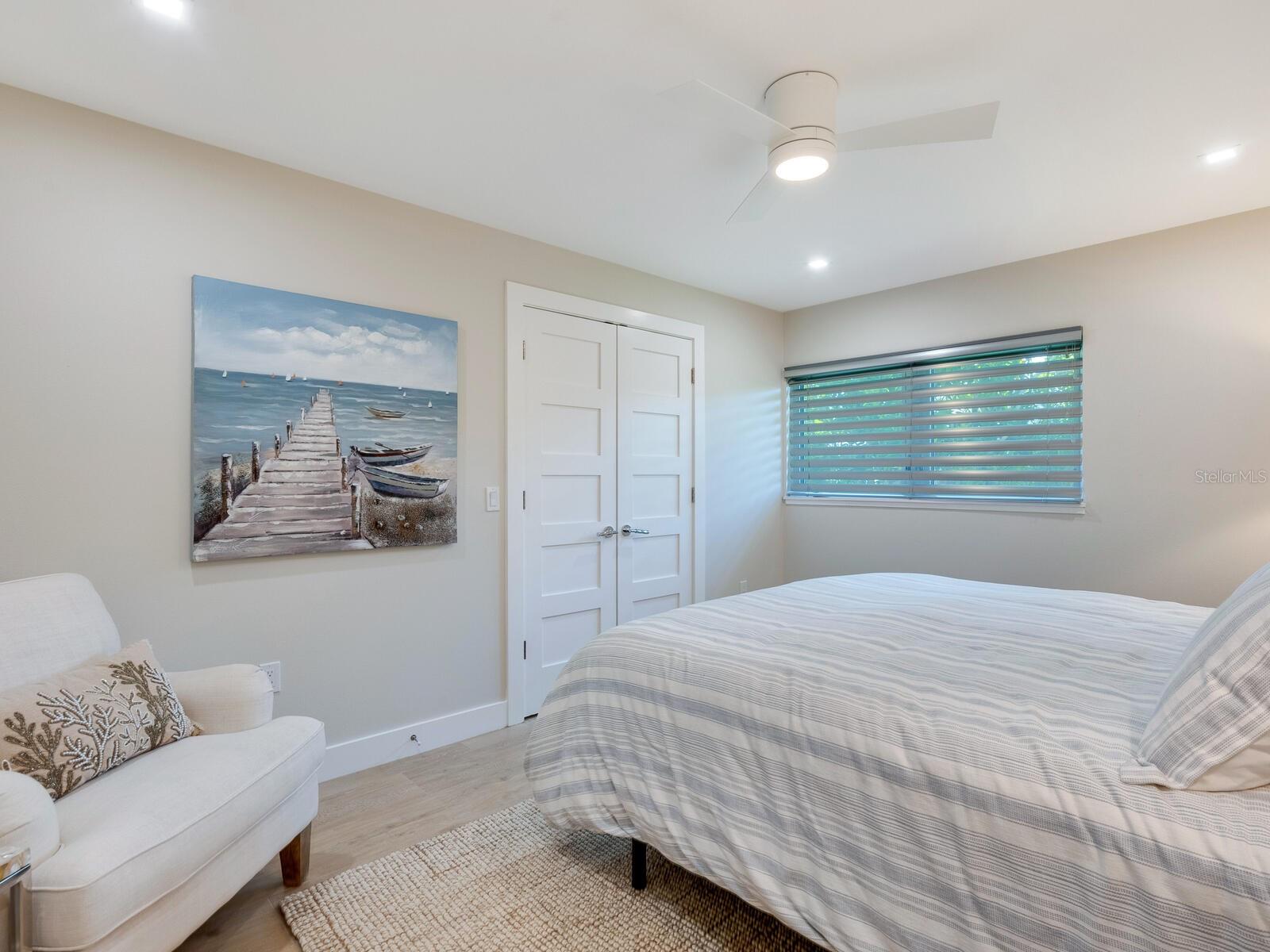 SIESTA ISLES - Residential