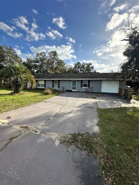 A home in FRUITLAND PARK