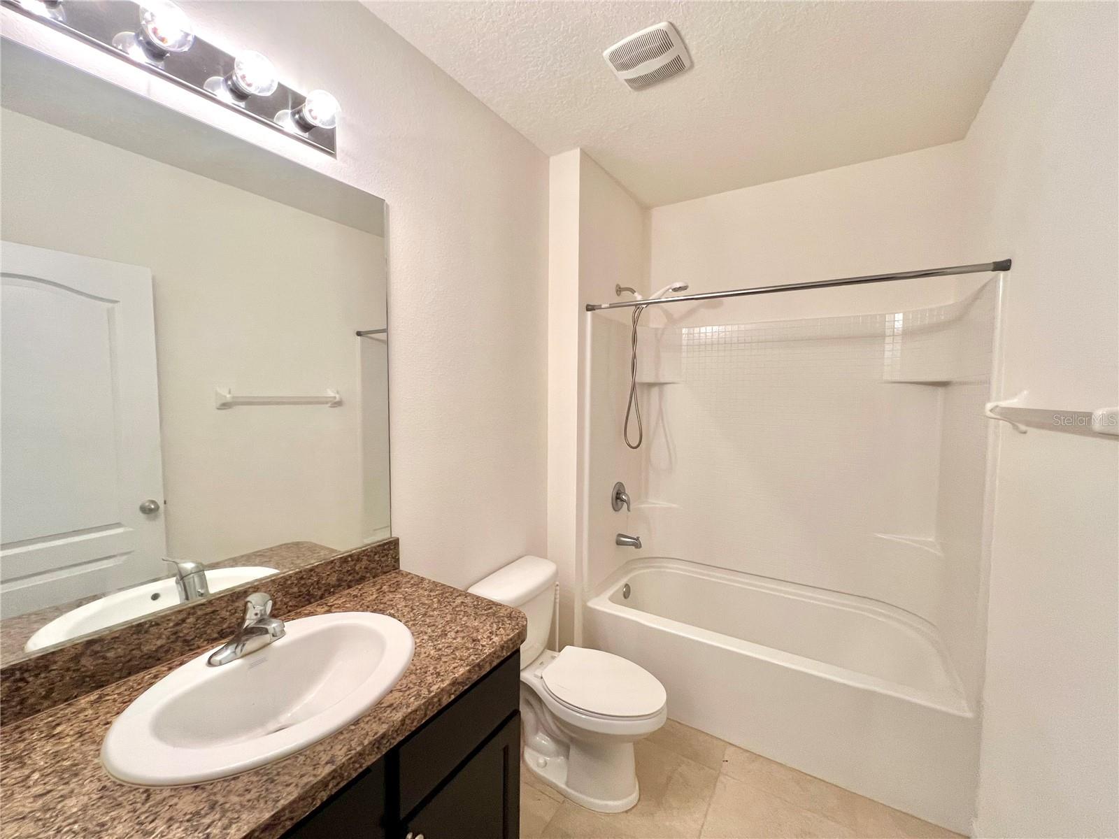 HIGHLANDS PH 01 - Residential Lease