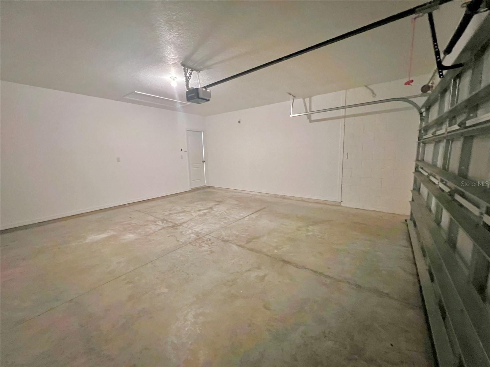 HIGHLANDS PH 01 - Residential Lease