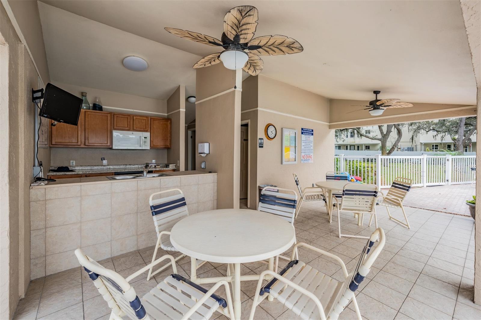 VILLAS OF LAKE ARBOR - Residential